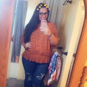 Meet your Posher, Alyssa